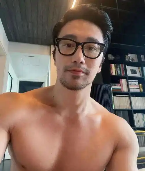 那个57岁超帅冻龄肌肉大叔,如今怎样了