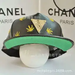 浙江金华批发新款韩国代购pu皮质平檐嘻哈帽三角标平沿帽男女街舞棒球帽子价格中国供应商