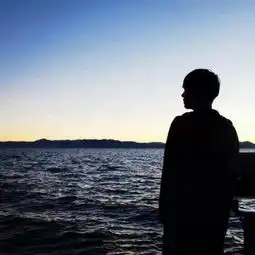 像雾像雨又像风的一个男人