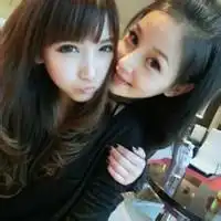 qq情侣头像要俩女的