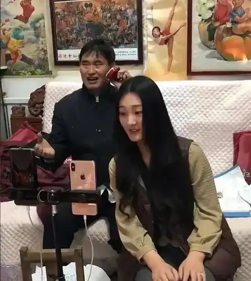 大衣哥灵魂七问,揭开女版陈世美的画皮