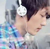 求这张情侣皮肤的另外一张
