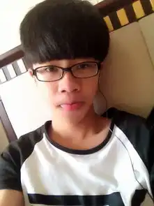 戴眼镜瓜子脸的男生适合什么发型,要比较阳光的,最好有图片