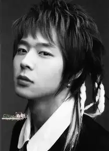 揭秘韩国花样美男足球队东方神起3成员领衔