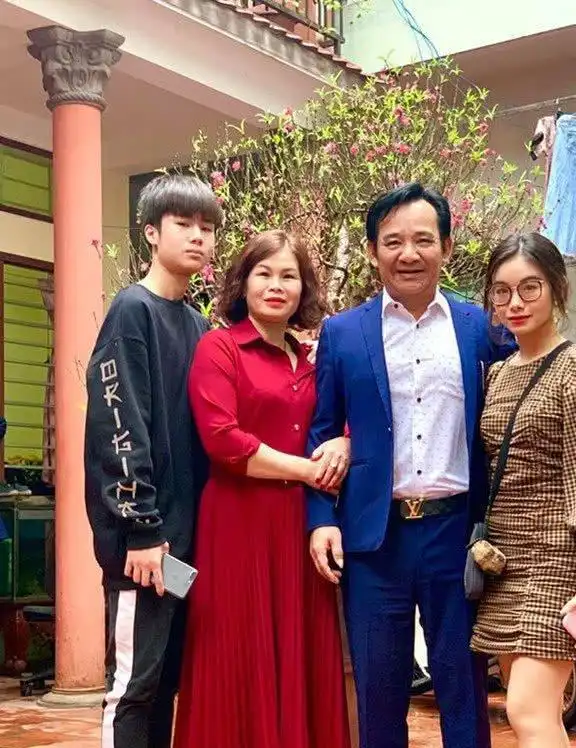 男子曾与别人合租16平米的房子住,如今事业有成拥有多套豪宅