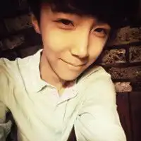 亲们谁能告诉我这位美男是谁