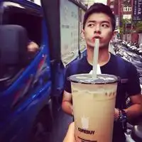玩乐派男生qq头像爱就爱的值得爲何笑中带泪