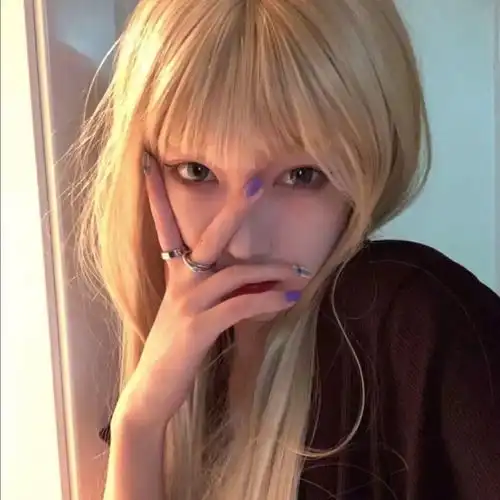 又a又飒的女生头像