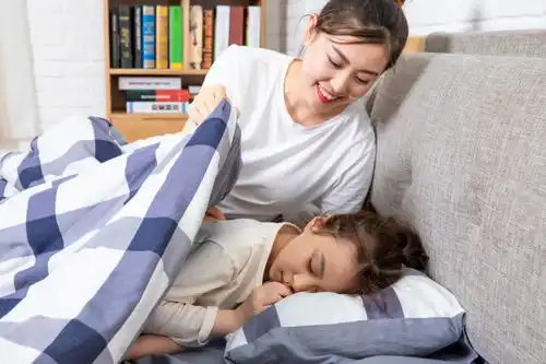 12岁男孩确诊肺癌晚期,妈妈崩溃大哭孩子成长,健康是第一位
