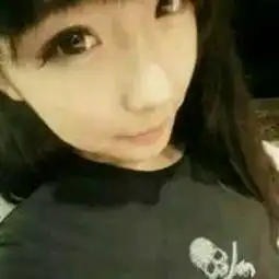 谁能帮帮忙找一下这张头像的另一半啊