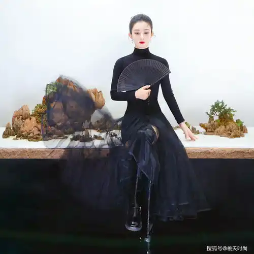 离婚后的赵丽颖,携手写意国风拍大片网友美出天际