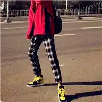 qq头像男生潮流2018,全部是穿着运动穿半身的