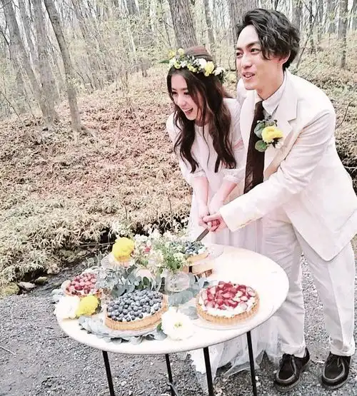 林宥嘉升级当奶爸,为老婆接生剪脐带,网友这波恩爱给满分