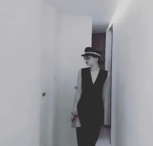 薛之谦的现任妻子越看越高级,玉女风御姐风都能驾驭,优雅高级