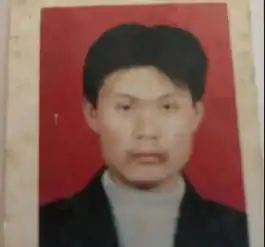 9岁男孩含泪寻亲,父亲你快回来好心人帮忙转发