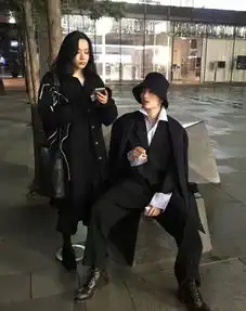 小说中走出来的绝美古装男子如果不是吴亦凡,那肯定就是这位不食人间烟火的青年作家星野