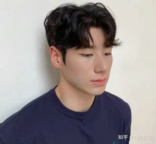 男生怎么根据脸型判断适合的发型