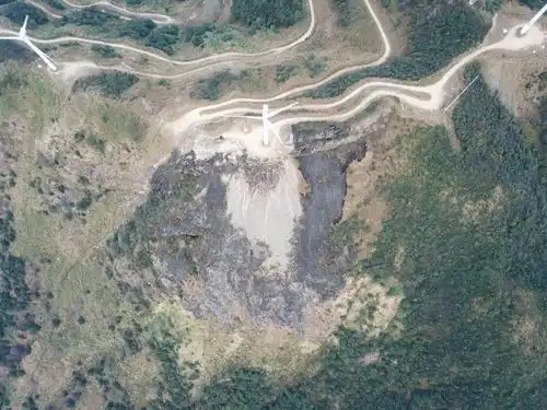 情侣点烟花拍照引发山火,200多人上山扑救切记山林里这些事情不要做