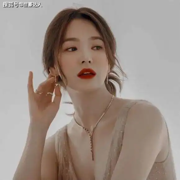 宋慧乔的轻熟纯欲风穿搭太绝了