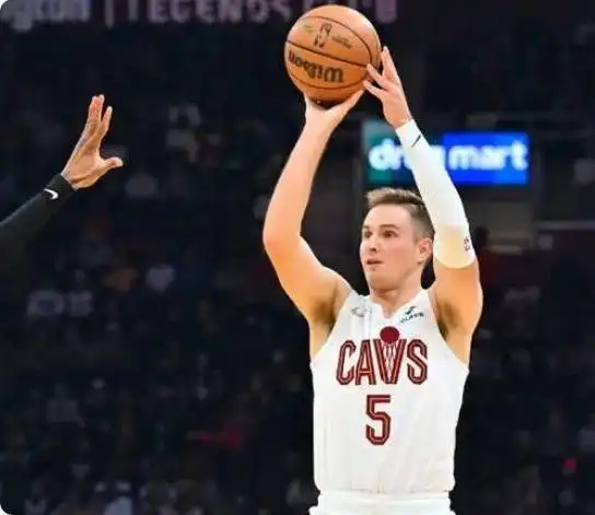 nba红黑榜小卡福克斯最佳,库里詹姆斯哈登优秀,他俩不及格