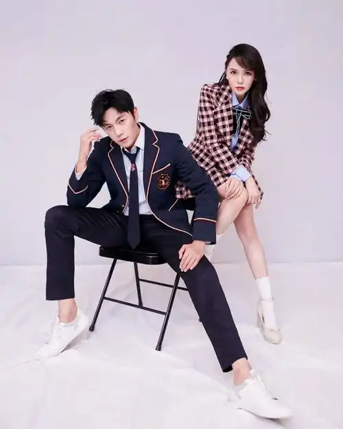 明明是奶奶年龄,却穿校服扮演嫩少女,伊能静真是扮嫩界的鼻祖