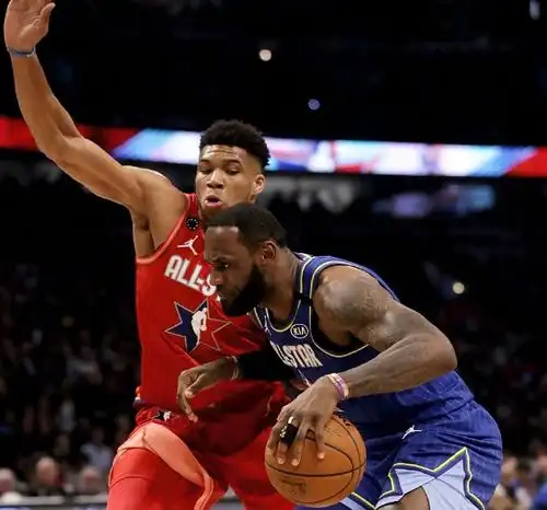 又是4个人,nba一把手计划泡汤萧华为圈钱差点害了詹皇库里小卡