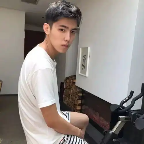 头像你喜欢他又不敢说话还不敢撩他有什么用