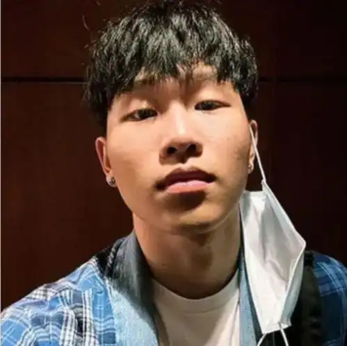 陈坤未婚苦等她13年把她儿子当亲生,仍换不来她的正眼相看