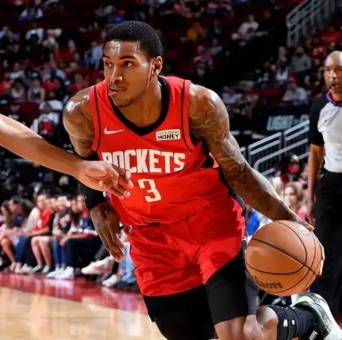 nba早报格林再次弄事,库里科尔一同比出晚安手势,杜兰特忙互动