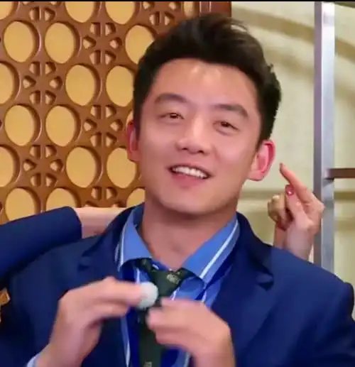 表情郑恺被质疑整过容当看到他表情的变化,网友都是男人没什么表情