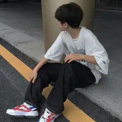 超帅男生头像分享岁岁年年不挂科