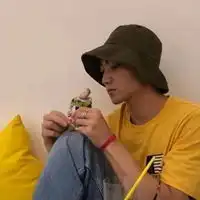 高清真人图片头像男生超高清真人男生头像