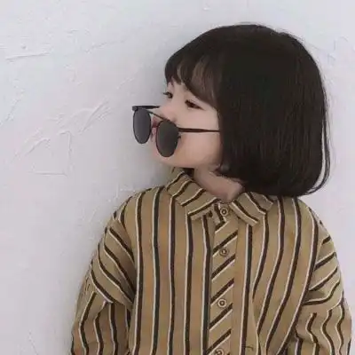 情侣头像可爱小孩两张一对以后拿命爱自己
