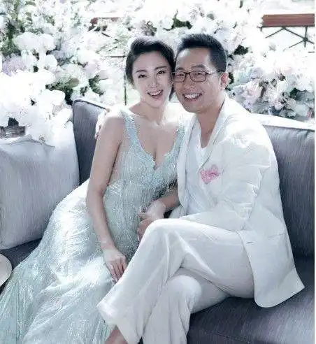 娱乐圈5对女强男弱的夫妻4对已经离婚,还剩一对依旧甜蜜