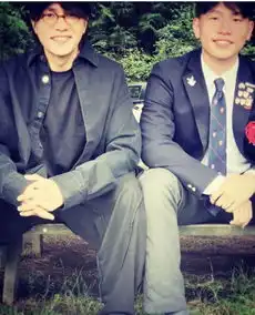陈坤晒与17岁儿子合照,43岁的他比儿子还嫩,看上去像兄弟俩