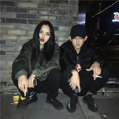 微信情侣头像酷酷的一男一女2018我只想现在去找回你