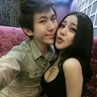 小孩亲吻国旗卡通图微信头像图片大全