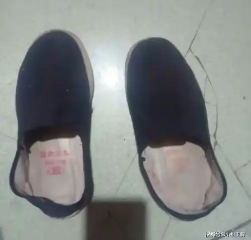 耐克火了,云南一农民工带儿子买衣服被店员歧视,抢走其手中衣服