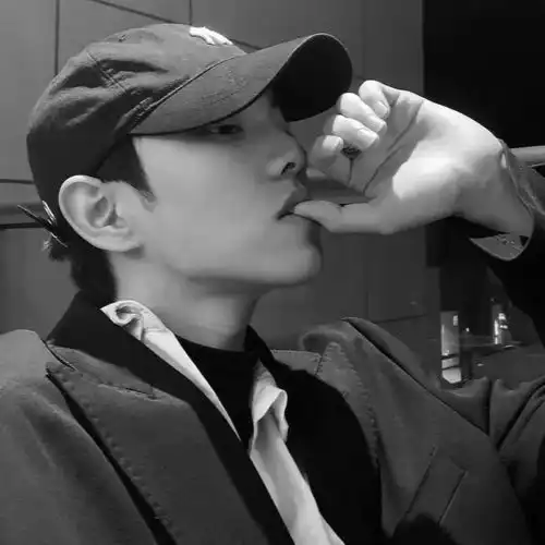 真人男头黑白世界小众独立