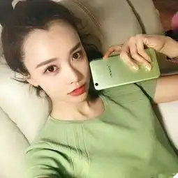 拿起拍照手机oppor9s,留下我与妈妈最美的笑颜