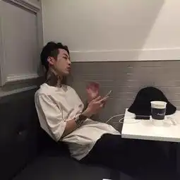 全身都在散发荷尔蒙,神秘的韩国纹身男