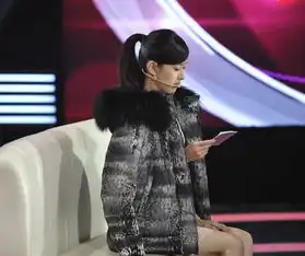 奶茶妹妹疑与强东分手粉裙出镜心情低落