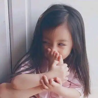 情侣头像可爱小孩一对两张真人萌娃情侣头像一男一女