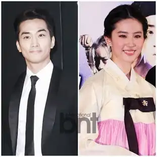 宋承宪晒与刘亦菲合照俊男靓女似眷侣