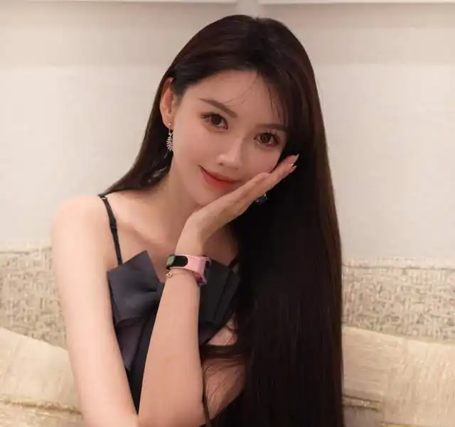 叶珂吃醋了疑似不满黄晓明杨颖穿情侣装带娃,公开回应插足指控