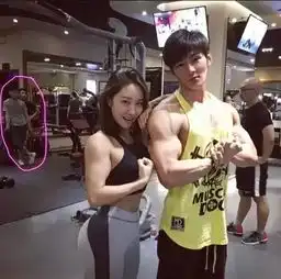 男有公狗腰女有蜜桃臀,中国健身网红要帅上天了