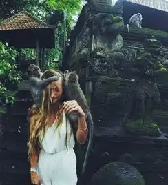 大溪地情侣环球旅行看世界花式秀恩爱走红网络