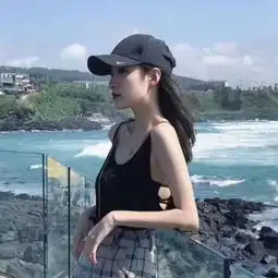 帽子女头幸福右边荒芜人烟