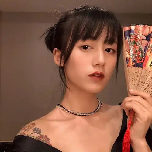 李诞跨物种找女朋友,可黑尾酱够我打call好久了