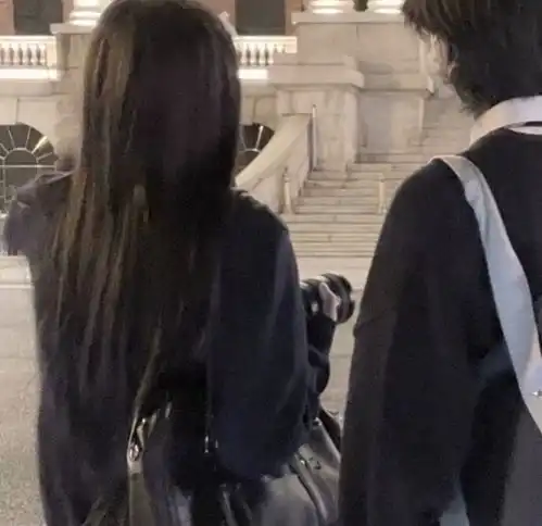 网名id高端局情侣头像